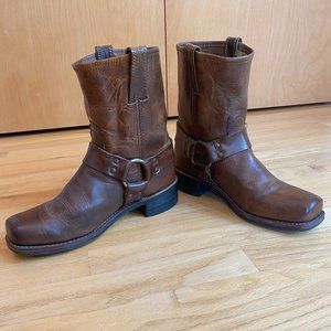 FRYE Harness 8R Cognac size 8M